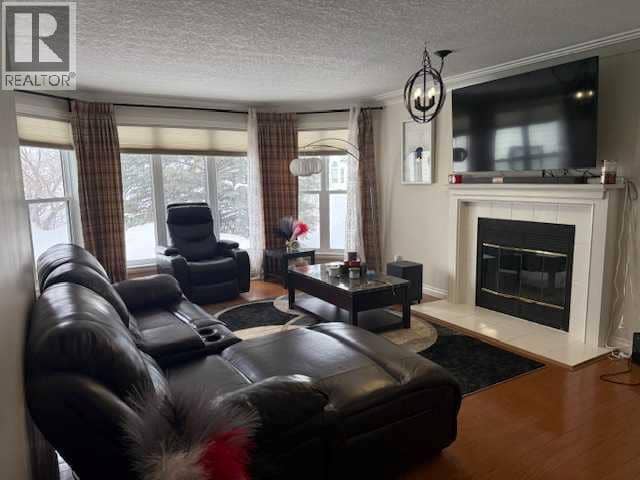 10801 104 Street, High Level
