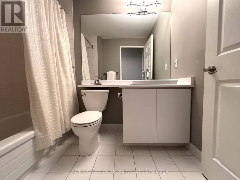 406 - 2511 Lakeshore Road W — photo 13 of 40