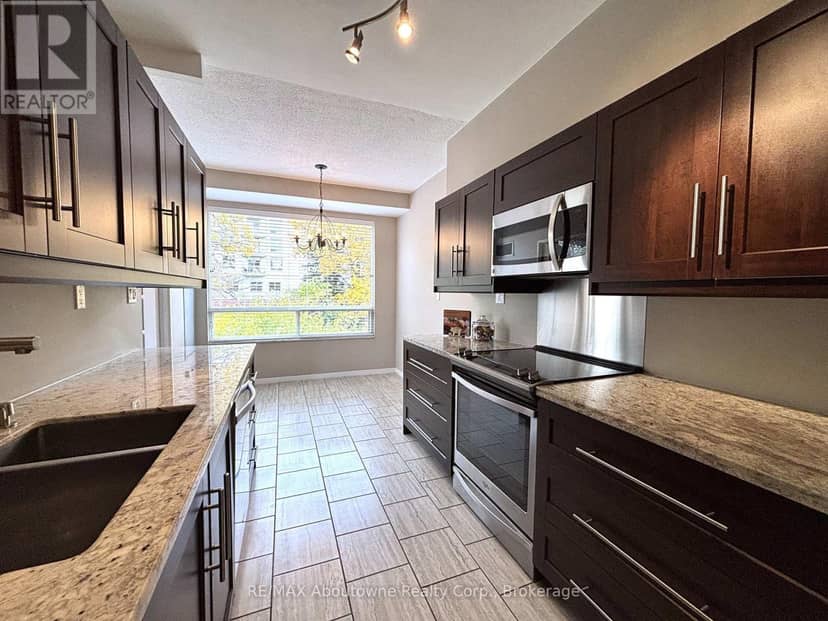 406 - 2511 Lakeshore Road W, Oakville, photo 6