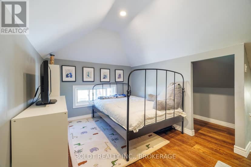 5285 Third Avenue — photo 17 of 28
