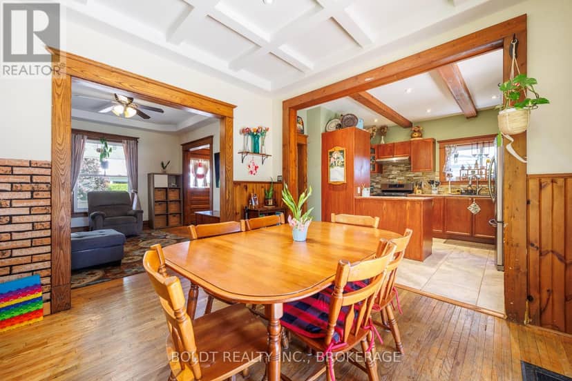 5285 Third Avenue — photo 7 of 28