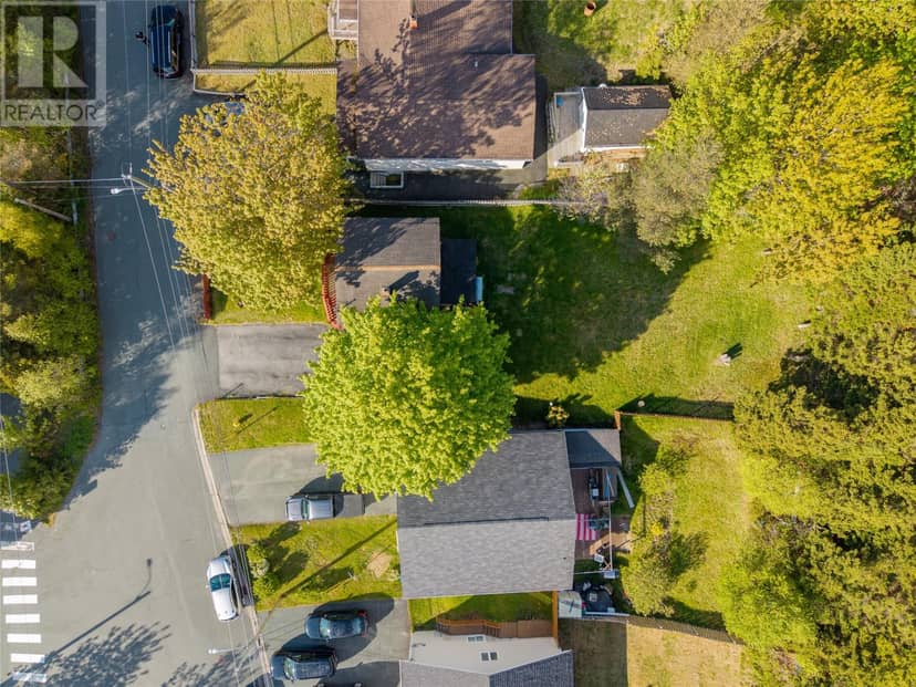 41 Hillview Drive — photo 7 of 11