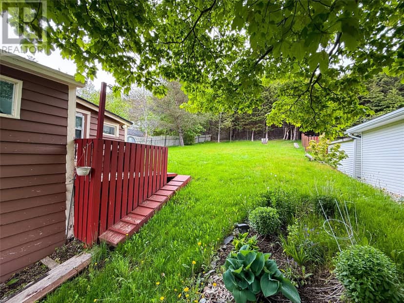 41 Hillview Drive — photo 2 of 14