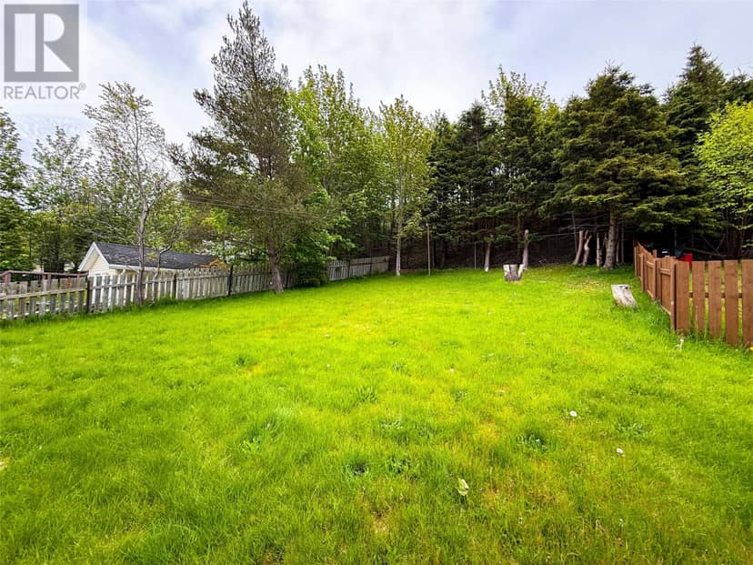 41 Hillview Drive — photo 3 of 14