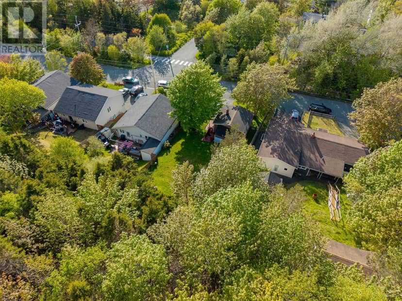 41 Hillview Drive — photo 9 of 14