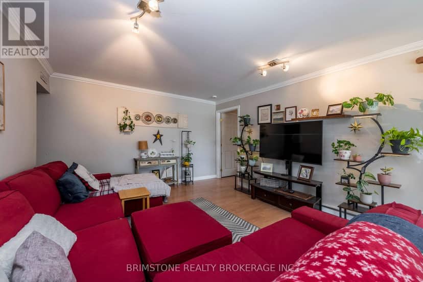 24 Brentwood Road — photo 19 of 40