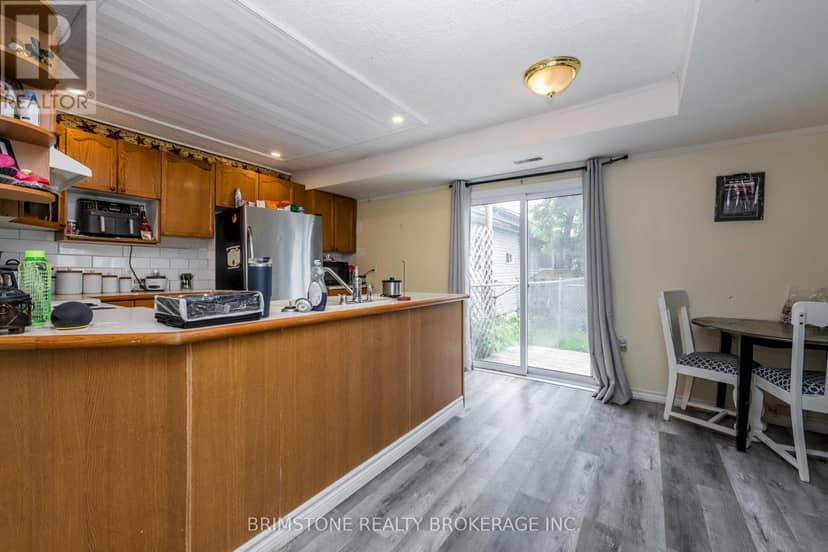 24 Brentwood Road — photo 33 of 40