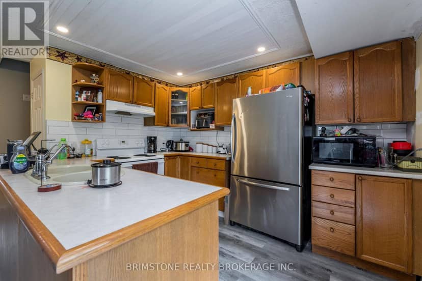 24 Brentwood Road — photo 35 of 40