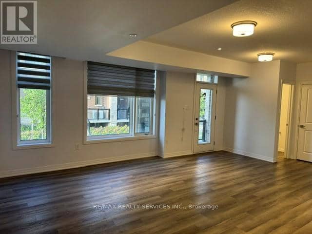 1 - 15 Fieldridge Crescent — photo 8 of 19
