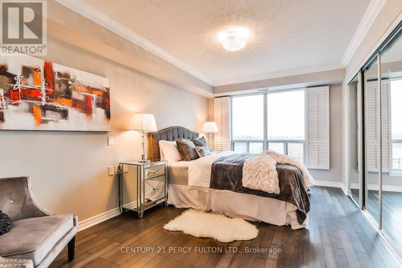 212 - 1030 Sheppard Avenue — photo 13 of 23