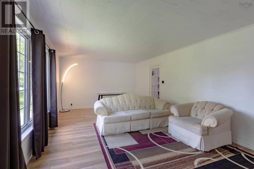119 Harriet Street, Shelburne, photo 2