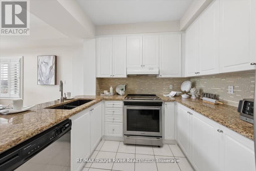 306 - 395 Lakebreeze Drive — photo 14 of 21