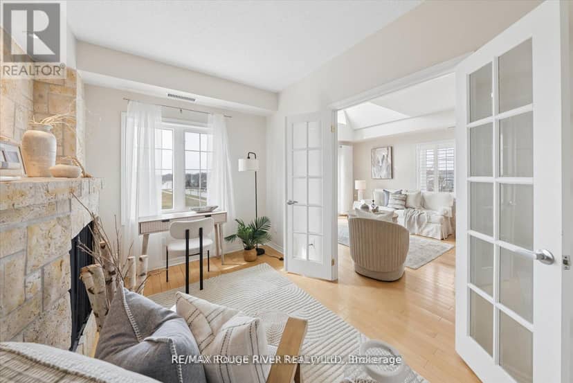 306 - 395 Lakebreeze Drive — photo 16 of 21