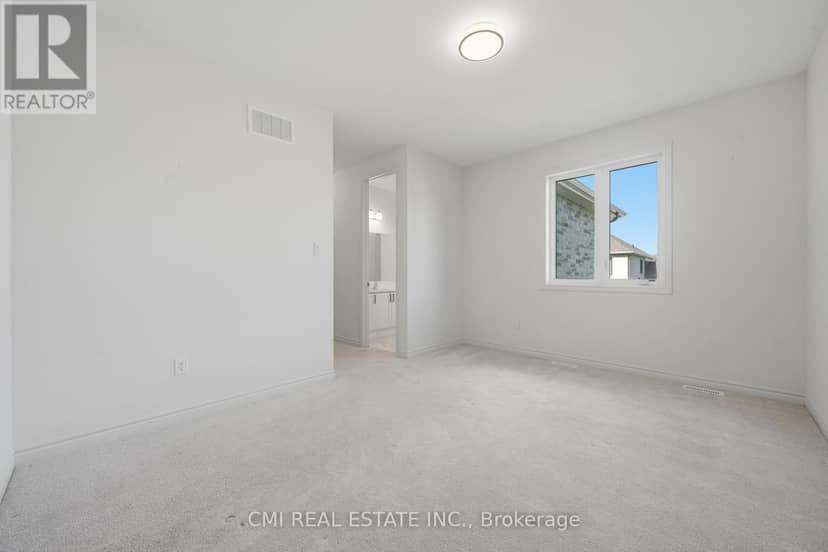 25 Bellflower Crescent — photo 28 of 40
