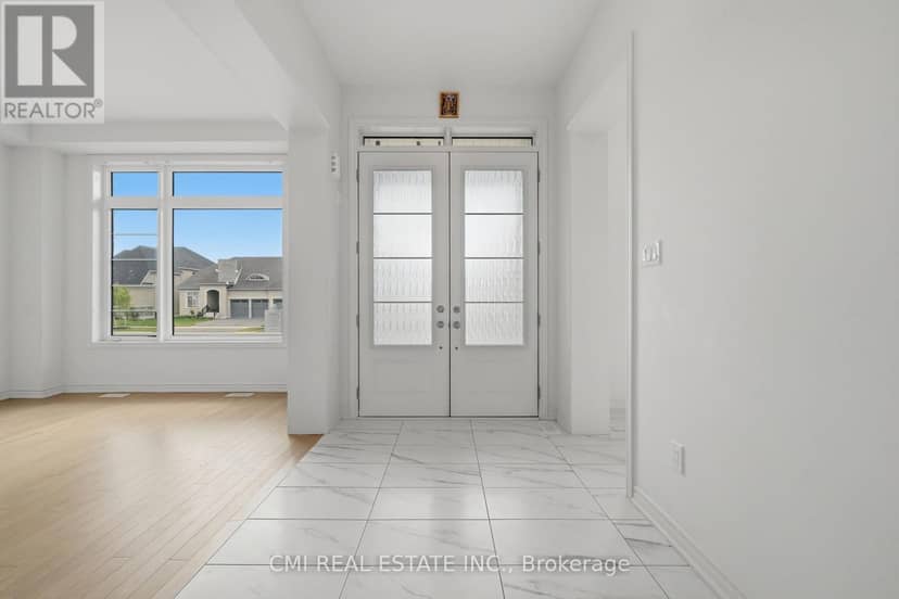 25 Bellflower Crescent — photo 7 of 40
