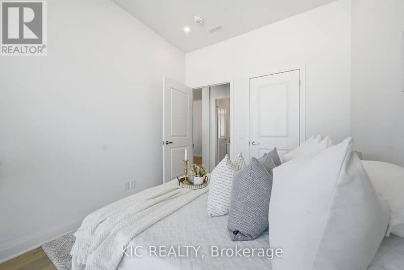 210 - 99 Louisa Street — photo 20 of 40