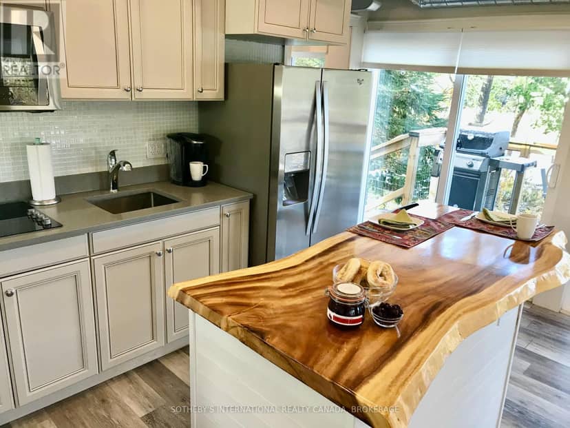 345 Thousand Islands Parkway — photo 8 of 29