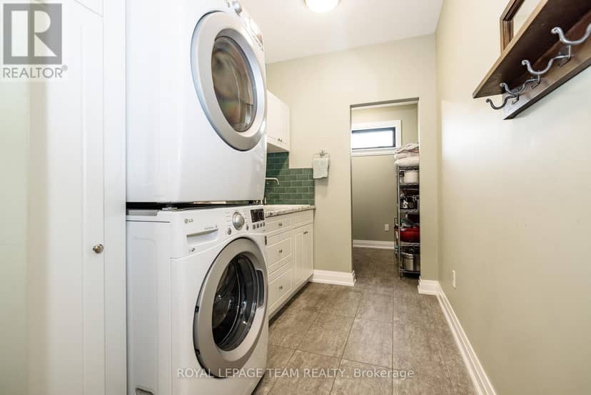 28 George Street — photo 22 of 38