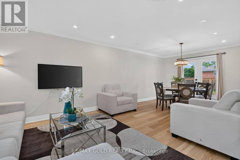40 Devonshire Drive — photo 9 of 40