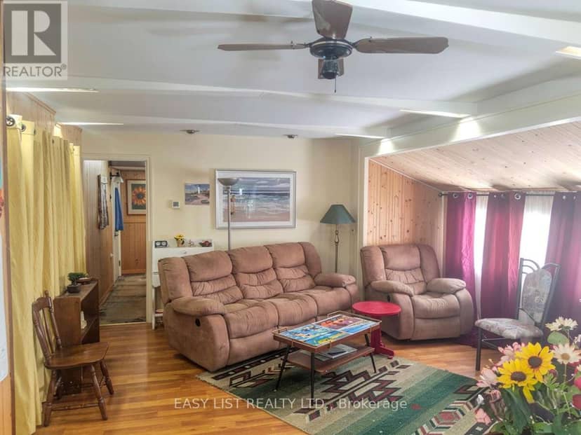 18 Sutton Drive — photo 4 of 20