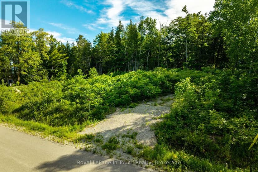 36 Seguin Crescent — photo 8 of 13