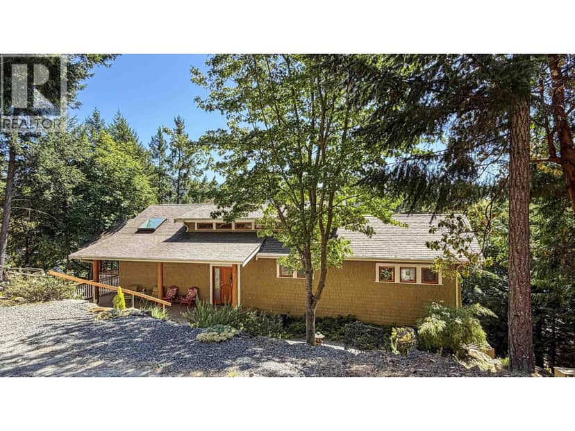 6608 RAZOR POINT ROAD, Pender Island