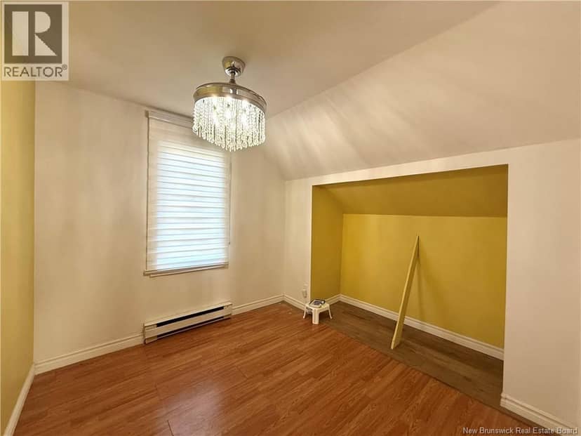 93 39e Avenue — photo 15 of 18