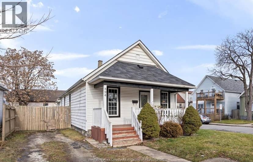 894 University Avenue — photo 2 of 40