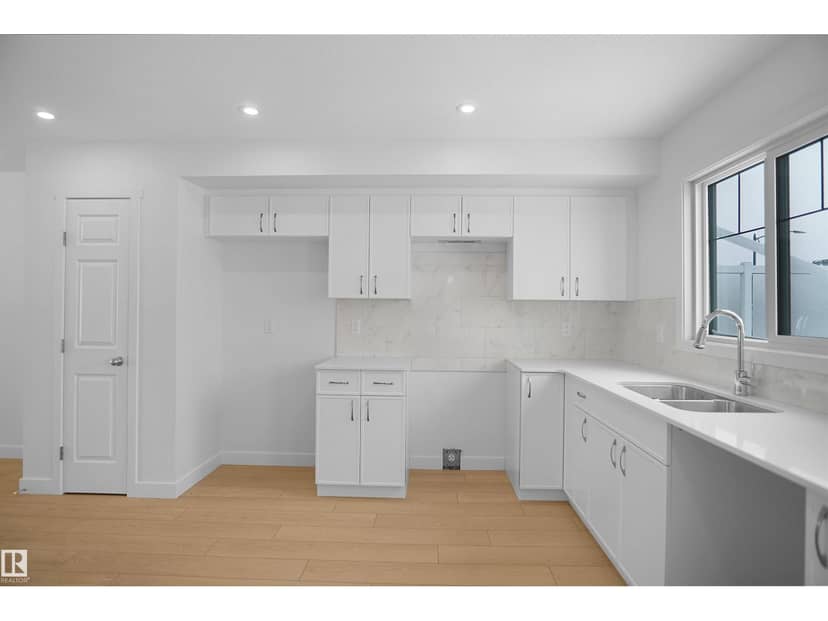 21032 24 AV NW — photo 15 of 26