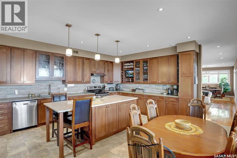 81 Kinsley PLACE — photo 12 of 40