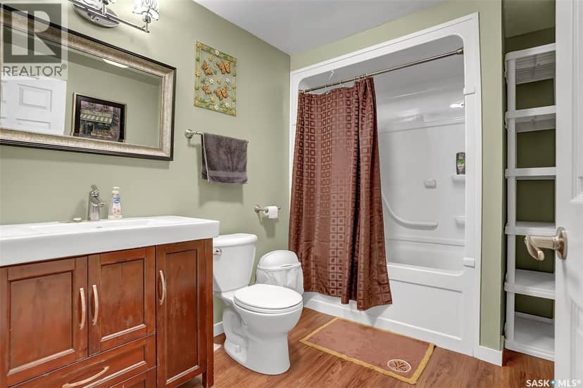 81 Kinsley PLACE — photo 33 of 40