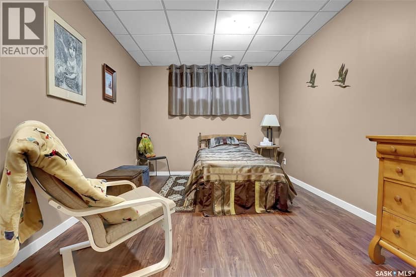 81 Kinsley PLACE — photo 35 of 40