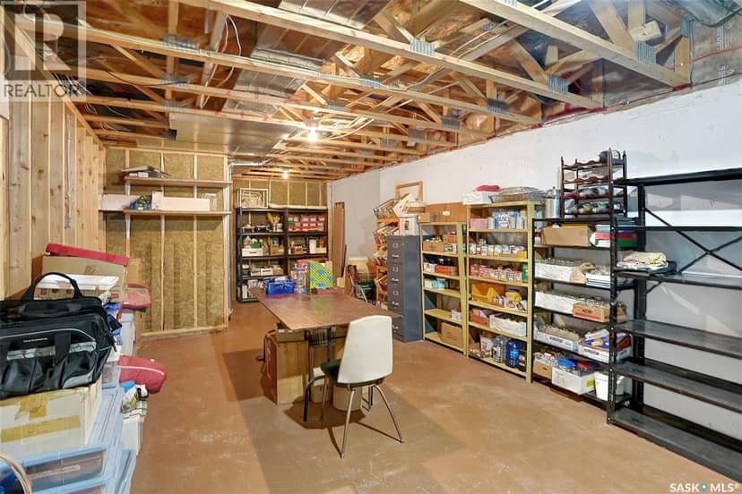 81 Kinsley PLACE — photo 37 of 40