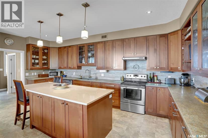 81 Kinsley PLACE — photo 9 of 40