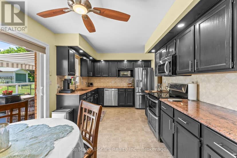 54 Bluewater Avenue — photo 10 of 40
