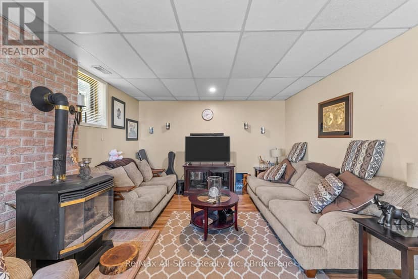 54 Bluewater Avenue — photo 23 of 40
