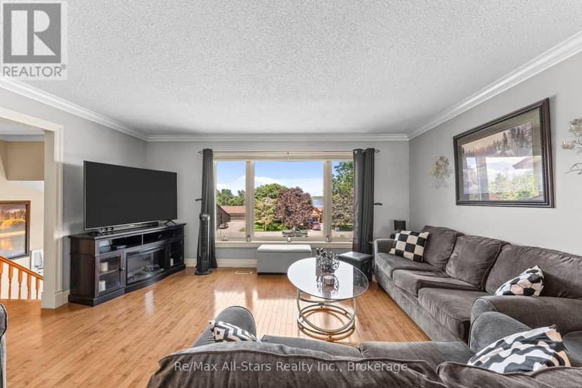 54 Bluewater Avenue — photo 7 of 40