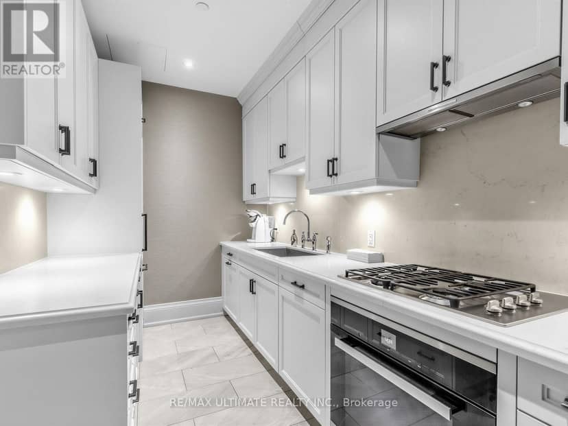 202 - 133 Hazelton Avenue — photo 38 of 40
