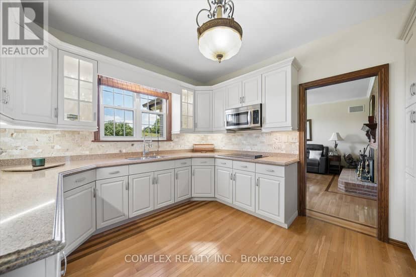 1150 Raglan Road E — photo 15 of 40