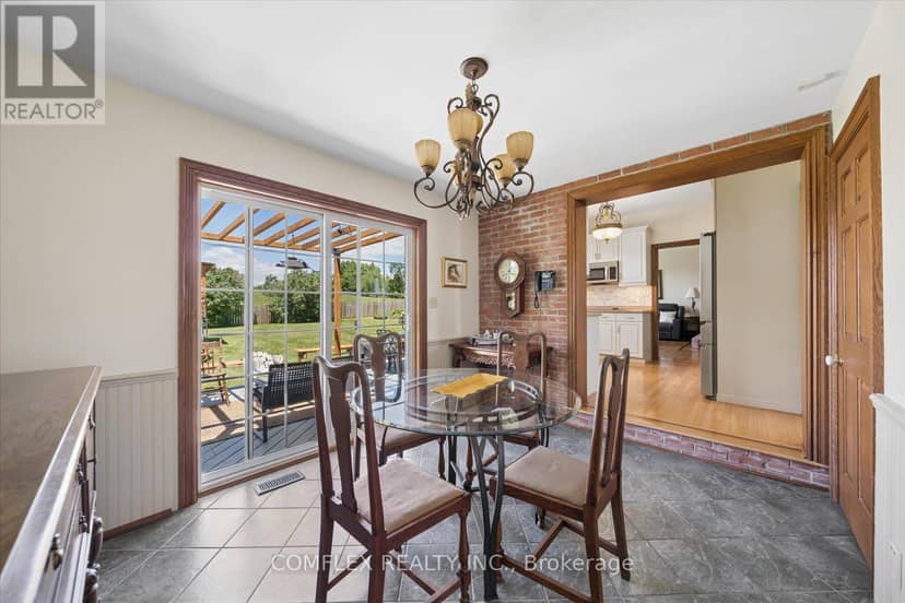 1150 Raglan Road E — photo 17 of 40