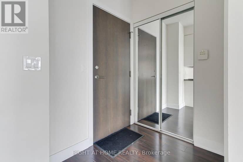 1405 - 28 Linden Street — photo 15 of 40