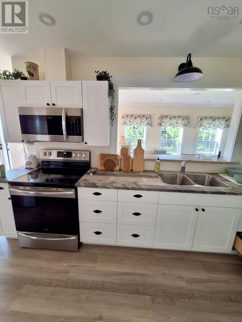 J 51 First Avenue — photo 18 of 40