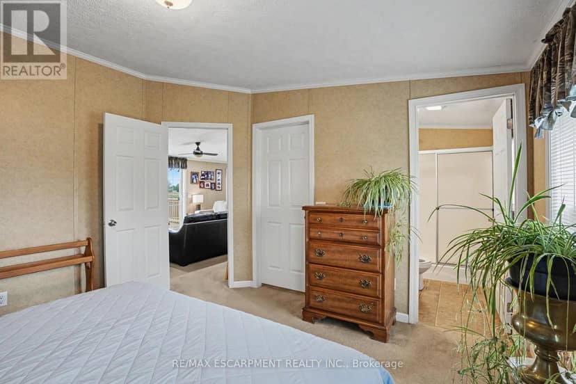 4 Hickory Hollow — photo 17 of 38