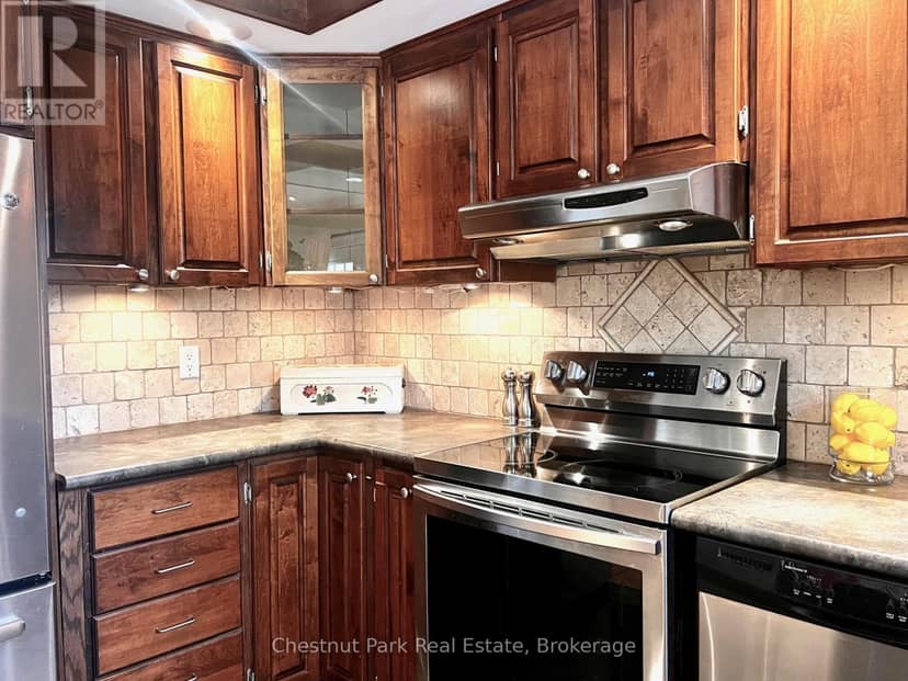 135 Christopher Avenue — photo 5 of 27