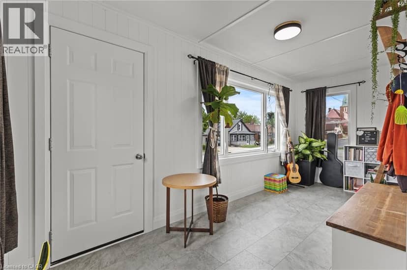 47 SULLIVAN Avenue — photo 32 of 38
