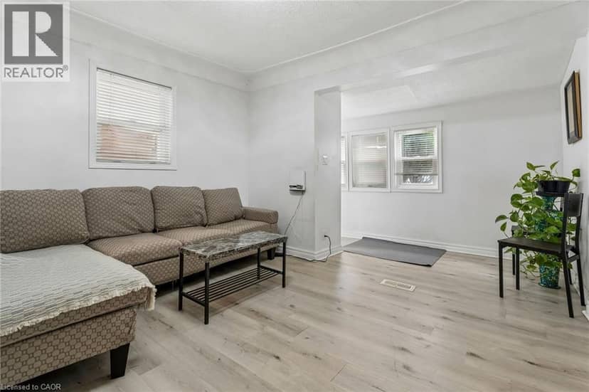 43 WHITFIELD Avenue — photo 15 of 40