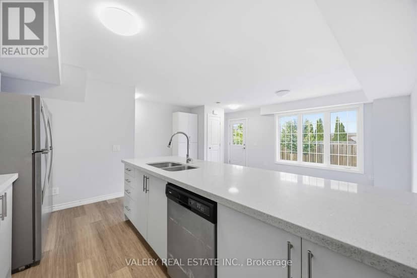 14 - 250 Penetanguishene Road — photo 13 of 31