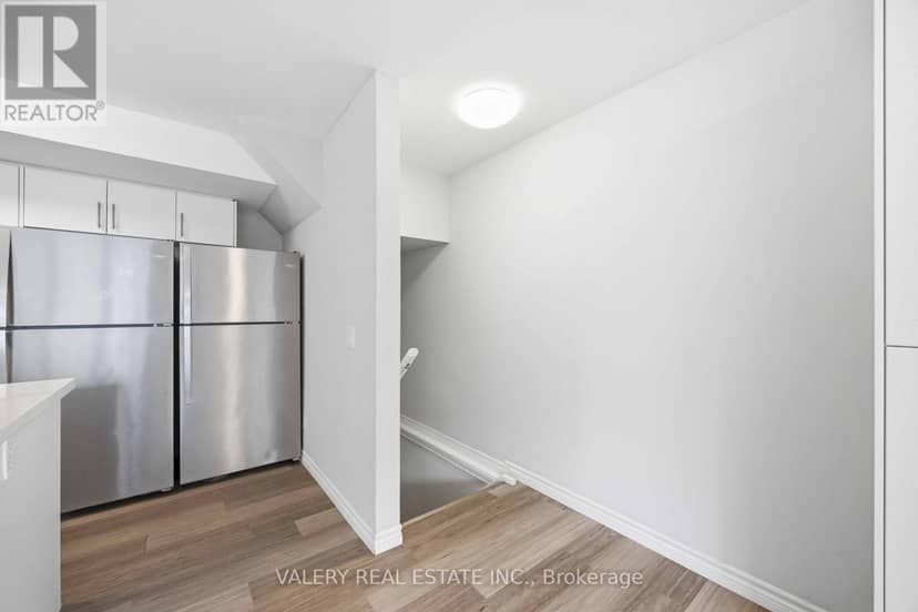 14 - 250 Penetanguishene Road — photo 15 of 31