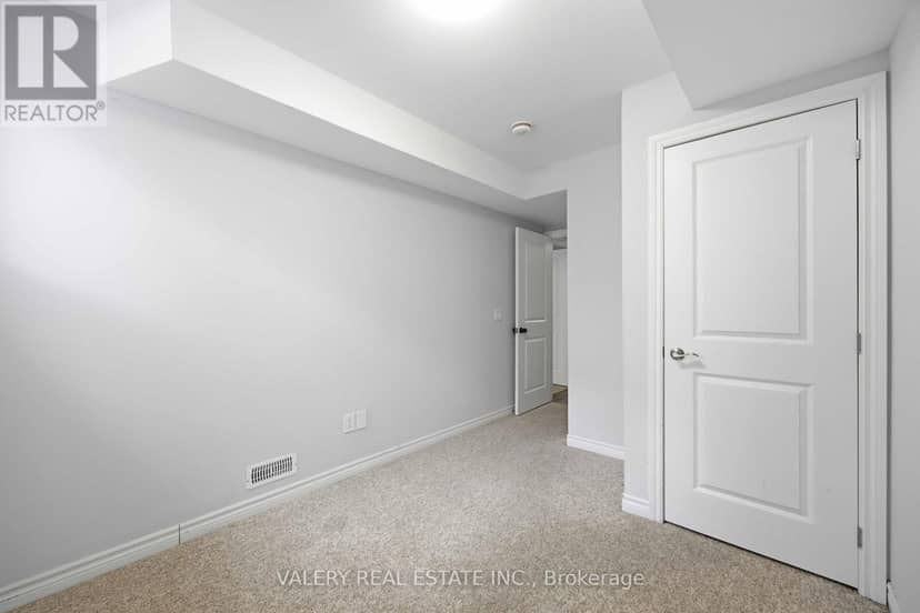 14 - 250 Penetanguishene Road — photo 27 of 31