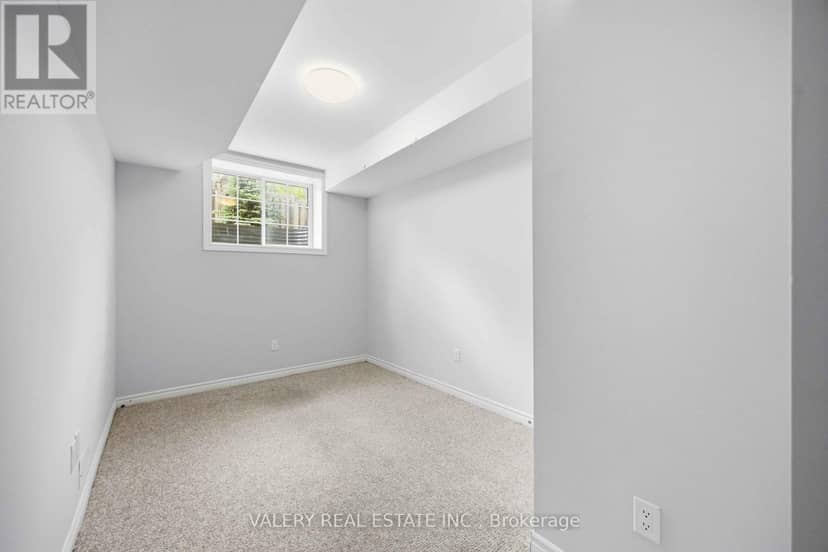 14 - 250 Penetanguishene Road — photo 29 of 31